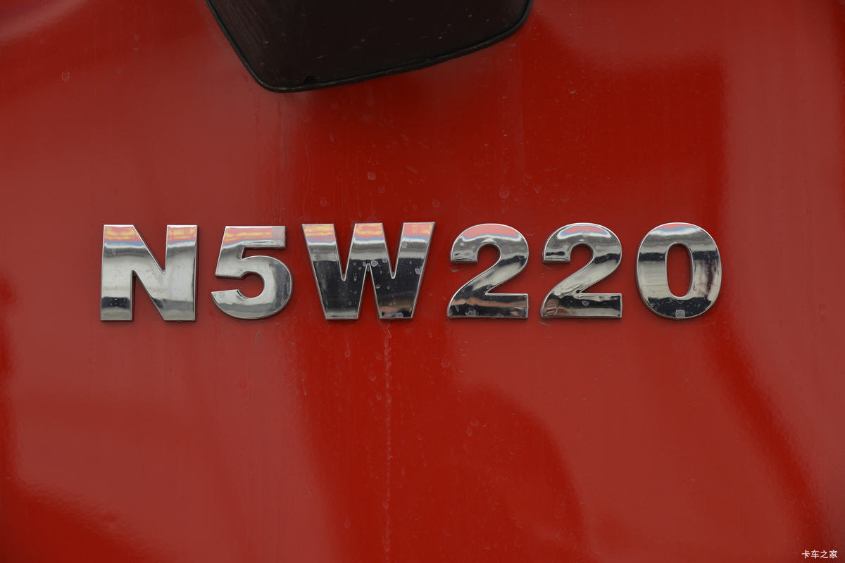 �й����� HOWO N5W�п� 220���� 4X2 6.75�������ػ���(�߶�)���                                                
