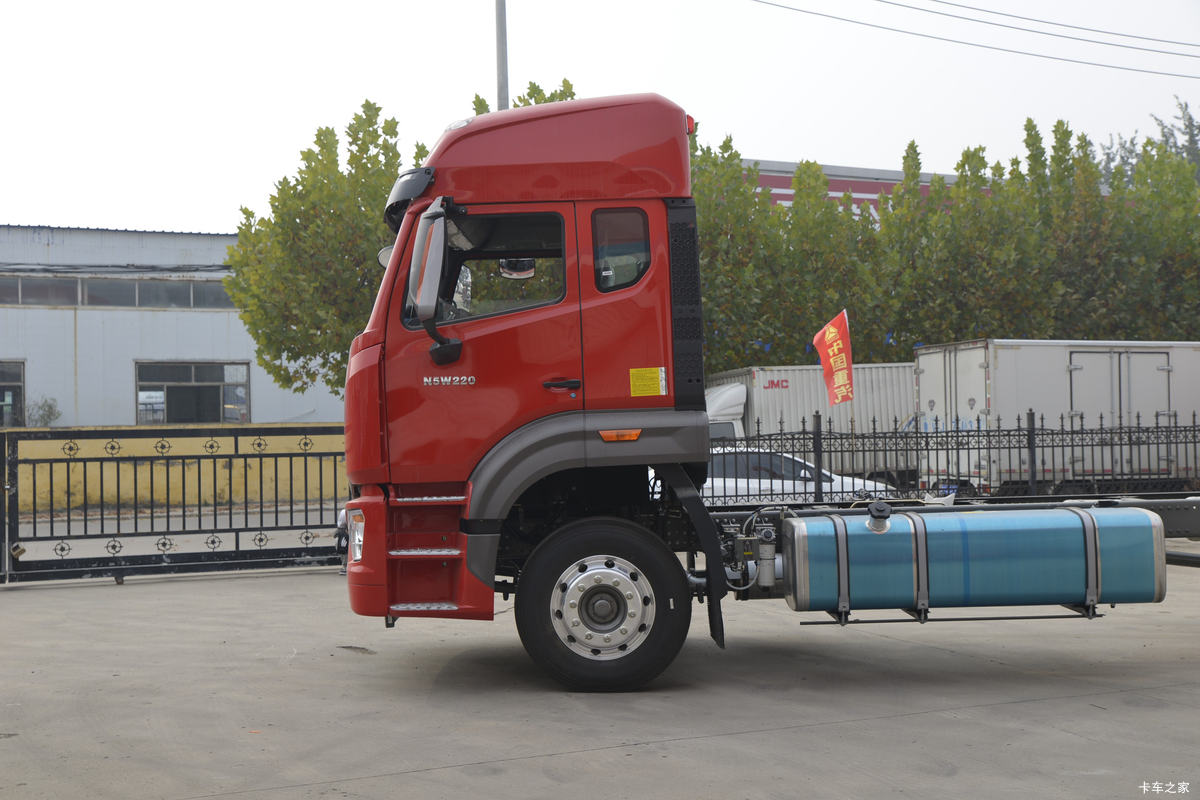 �й����� HOWO N5W�п� 220���� 4X2 6.75�������ػ���(�߶�)���                                                
