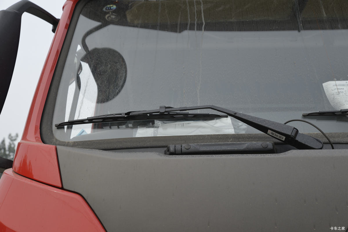 �й����� HOWO N5W�п� 220���� 4X2 6.75�������ػ���(�߶�)���                                                