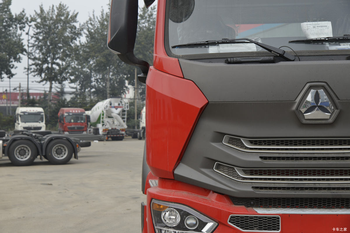 �й����� HOWO N5W�п� 220���� 4X2 6.75�������ػ���(�߶�)���                                                