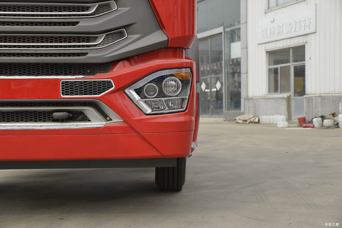 �й����� HOWO N5W�п� 220���� 4X2 6.75�������ػ���(�߶�)���                                                