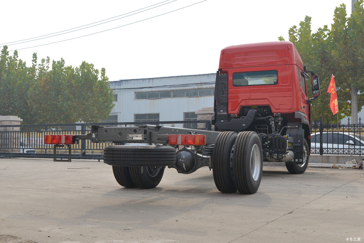 �й����� HOWO N5W�п� 220���� 4X2 6.75�������ػ���(�߶�)���                                                