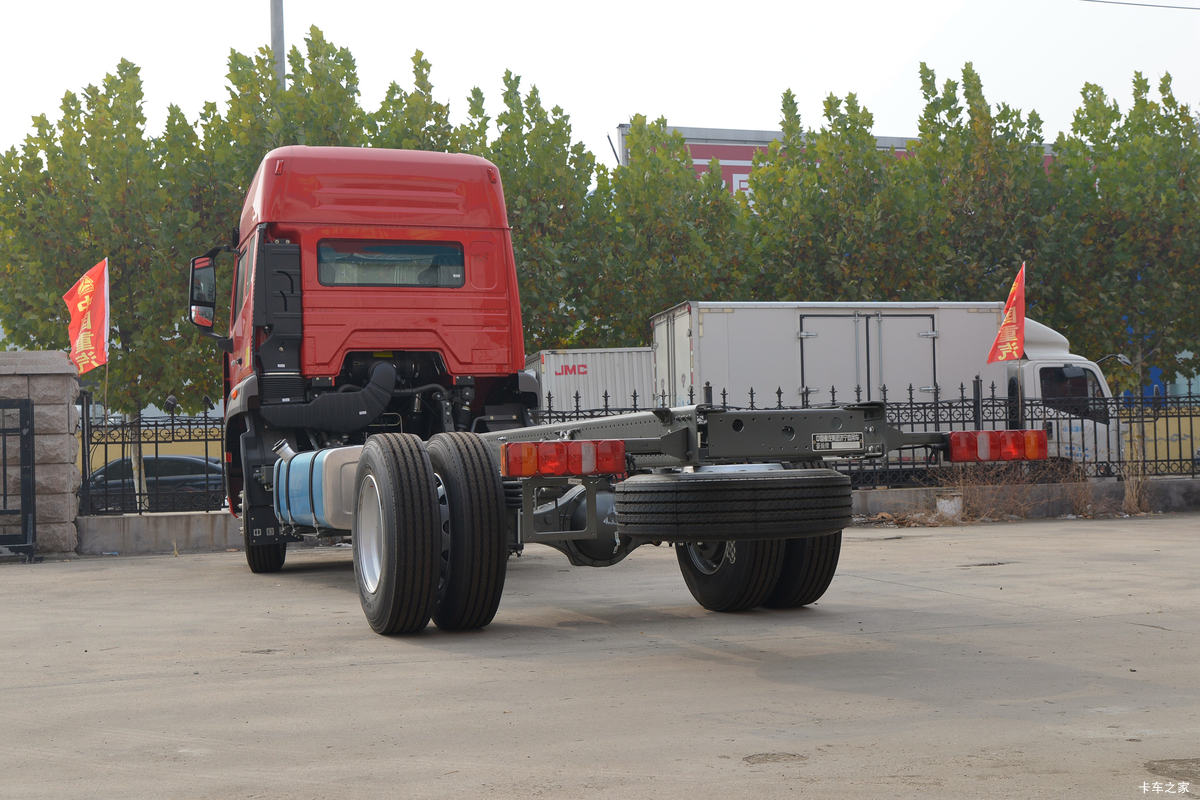 �й����� HOWO N5W�п� 220���� 4X2 6.75�������ػ���(�߶�)���                                                