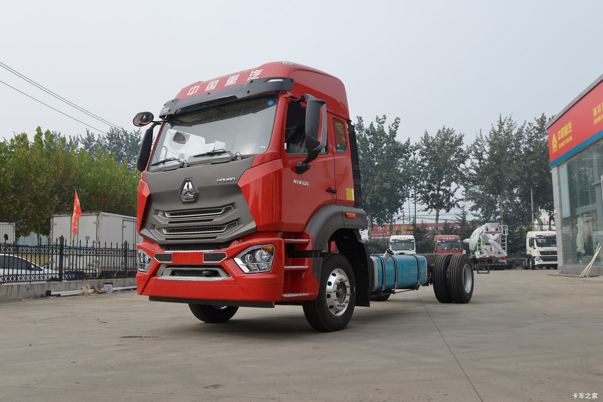 �й����� HOWO N5W�п� 220���� 4X2 6.75�������ػ���(�߶�)���                                                
