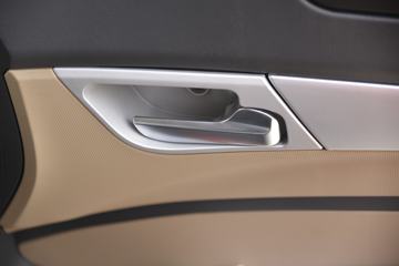 �й����� HOWO N5W�п� 220���� 4X2 6.75�������ػ���(�߶�)(ZZ1185K5113E1)ͼƬ