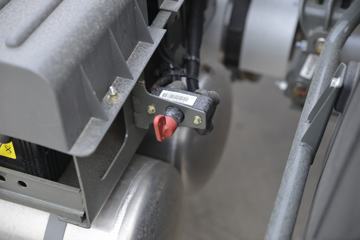 �й����� HOWO N5W�п� 220���� 4X2 6.75�������ػ���(�߶�)(ZZ1185K5113E1)ͼƬ