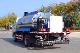 凯马底盘&nbsp;沥青洒布车外观图片