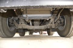 陕汽商用车 轩德翼6重卡 速运版 240马力 6X2 9.6米厢式载货车(SX5254XXYGP52)