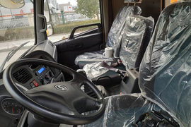 陕汽商用车底盘&nbsp;清障车驾驶室图片