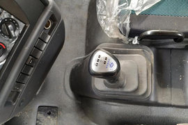 陕汽商用车底盘&nbsp;清障车驾驶室图片