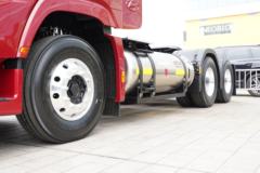 现代商用车 新一代创虎 460马力 6X4 LNG牵引车(国六)(CHM4250KPQ52NT)