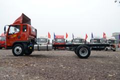 解放 虎VH 190马力 5.4米排半仓栅式轻卡(CA5140CCYP40K62L5E5A85)