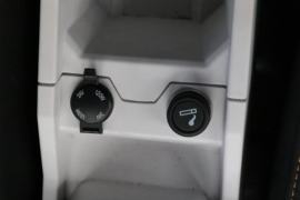 飞碟W5 载货车驾驶室                                               图片