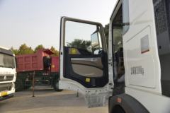 中国重汽 HOWO TX7 310马力 8X4 洒水车(绿叶牌)(JYJ5317GSSF) 中国重汽 HOWO TX7 310马力 8X4 洒水车(绿叶牌)(JYJ5317GSSF)