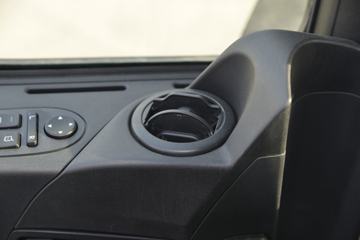 重汽汕德卡底盘&nbsp;清洗车驾驶室图片