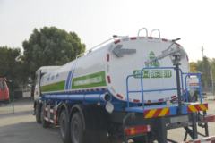 中国重汽 HOWO TX7 310马力 8X4 洒水车(绿叶牌)(JYJ5317GSSF) 中国重汽 HOWO TX7 310马力 8X4 洒水车(绿叶牌)(JYJ5317GSSF)