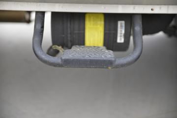 �ƿ�ŷ�� V5ϵ�� 105���� CNG 2.51��˫�������ῨͼƬ