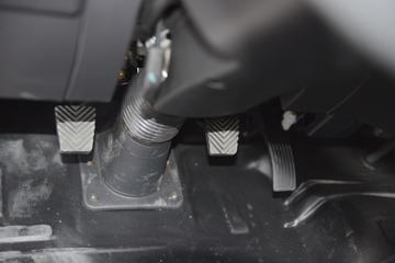 �ƿ�ŷ�� V5ϵ�� 105���� CNG 2.51��˫�������ῨͼƬ