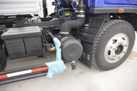 新小金刚&nbsp;自卸车底盘                                                图片