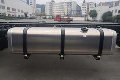 东风新疆 畅行D7V 320马力 6X2 9.6米栏板载货车(DFV1257GP6D)