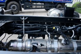 大金刚ES3&nbsp;自卸车底盘                                                图片