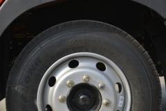 东风 多利卡D9 170马力 4X2 6.8米厢式载货车(EQ5186XXYL9BDGAC)