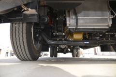 东风 多利卡D9 170马力 4X2 6.8米厢式载货车(EQ5186XXYL9BDGAC)