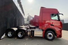 陕汽重卡 德龙X6000 舒适版 560马力 6X4牵引车