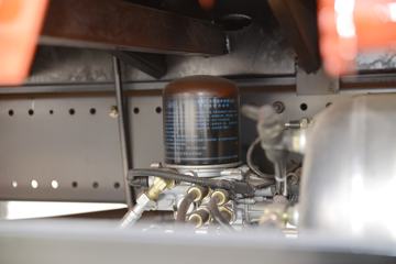 ���� ������D9 195���� 4X2 6.8�������ػ���(����)(EQ1181L9CDG)ͼƬ