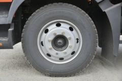 东风 多利卡D9 195马力 4X2 6.8米栏板载货车(国六)(EQ1181L9CDG)