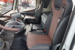 上汽红岩 杰狮H6 350马力 8X4 混凝土搅拌运输车(CQ5317GJBSV09286)