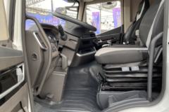 上汽红岩 杰豹H6 240马力 4X2 6.8米冷藏车(CQ5187XLCEY05501)