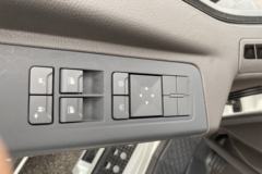 上汽红岩 杰豹H6 240马力 4X2 6.8米冷藏车(CQ5187XLCEY05501)