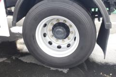 上汽红岩 杰豹H6 240马力 4X2 6.8米冷藏车(CQ5187XLCEY05501)