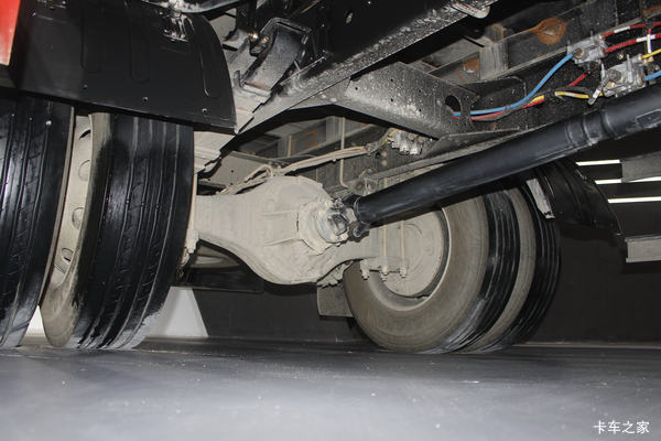 一汽解放载货车线上优惠5千元活动火热进行中,数量有限先到先得!