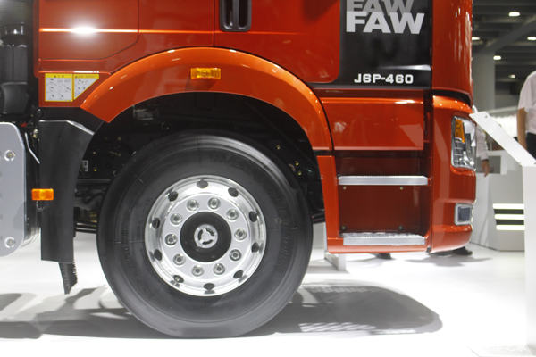 今日主推拉煤王j6p牵引车420马力