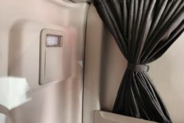 杰狮&nbsp;中置轴车辆运输车驾驶室图片