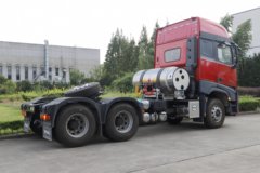 一汽凌河 沪尊S200重卡 智享版 460马力 6X4 LNG牵引车(国六)(CAL4251Q4F4E6)