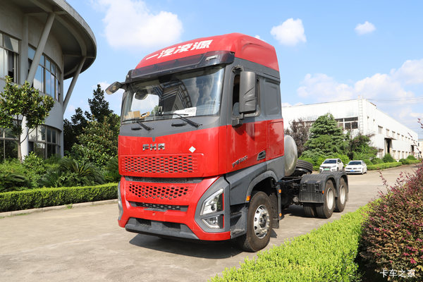 一汽凌河 沪尊S200重卡 智享版 460马力 6X4 LNG牵引车(国六)(CAL4252Q4F4E6)