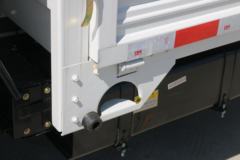 大运 129马力 3.28米排半栏板小卡(CGC1030BPD31F)