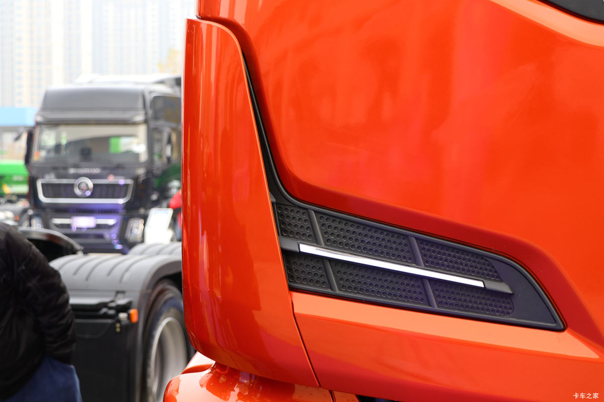 �����ؿ� ����H6000 400���� 8X4 6.5�׻�϶�����ж�����                                                