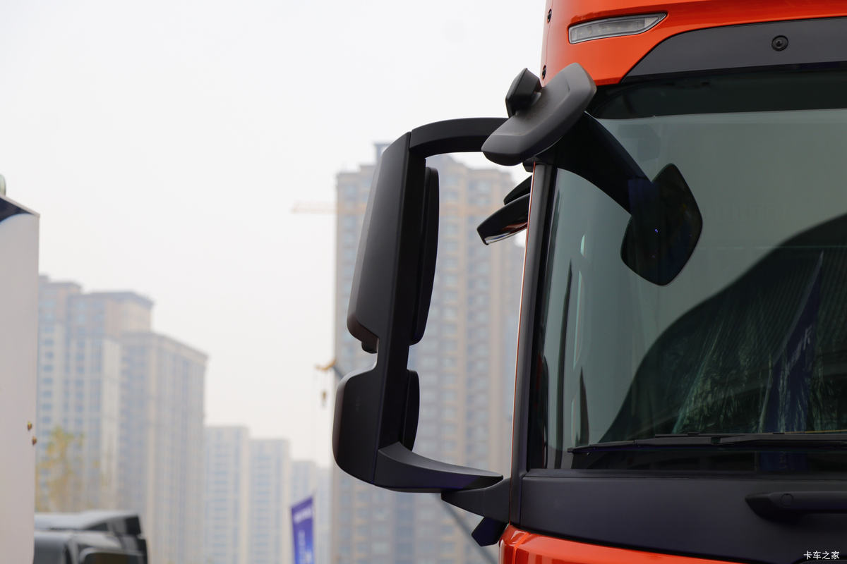 �����ؿ� ����H6000 400���� 8X4 6.5�׻�϶�����ж�����                                                