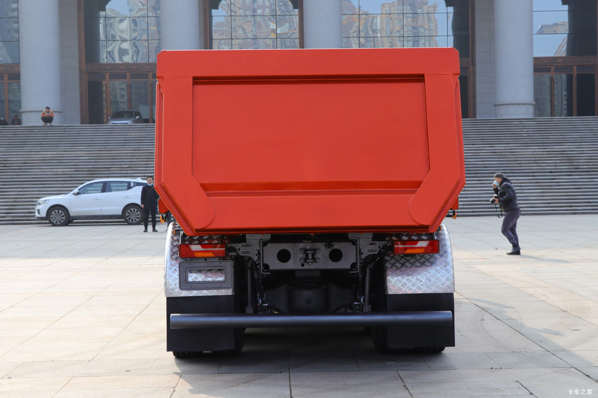 �����ؿ� ����H6000 400���� 8X4 6.5�׻�϶�����ж�����                                                