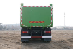青岛解放 JH6重卡 430马力 8X4 6米自卸车
