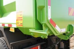 青岛解放 JH6重卡 430马力 8X4 6米自卸车