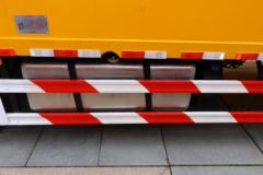 陕汽重卡 德龙L3000 270马力 4X2 9.8米厢式载货车(SX5180XXYLB721)