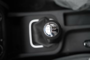 �������� ����F30 1.5L���� 116���� ˫�ų����Ƥ��(����)ͼƬ