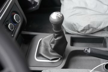 �������� ����F30 1.5L���� 116���� ˫�ų����Ƥ��(����)ͼƬ