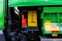 陕汽重卡 德龙M3000S 350马力 8X4 5.6米自卸车(国六)