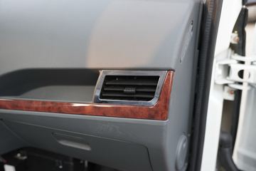 �ƿ�ŷ�� С���� 1.6L 105���� ����/CNG 3.63�׵�������΢��(����)ͼƬ